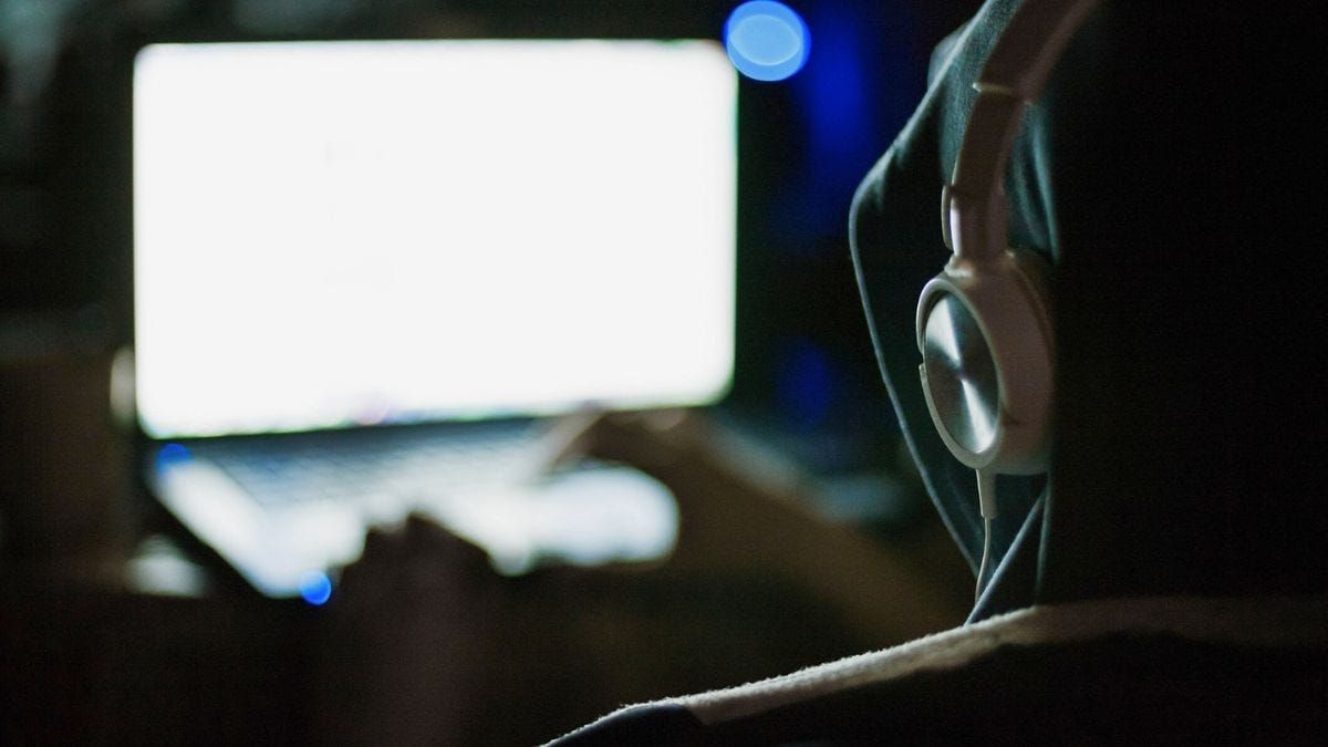 Teenager arrested for accessing extremist material