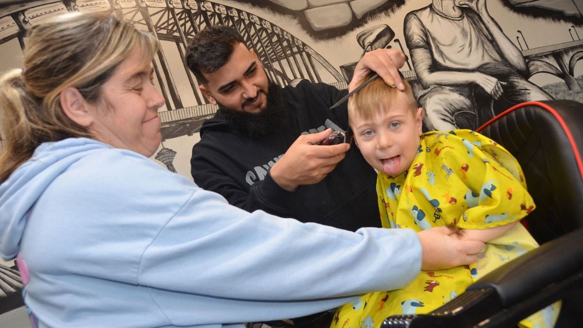 Barbershop offers free haircuts to Murray Bridge locals in need