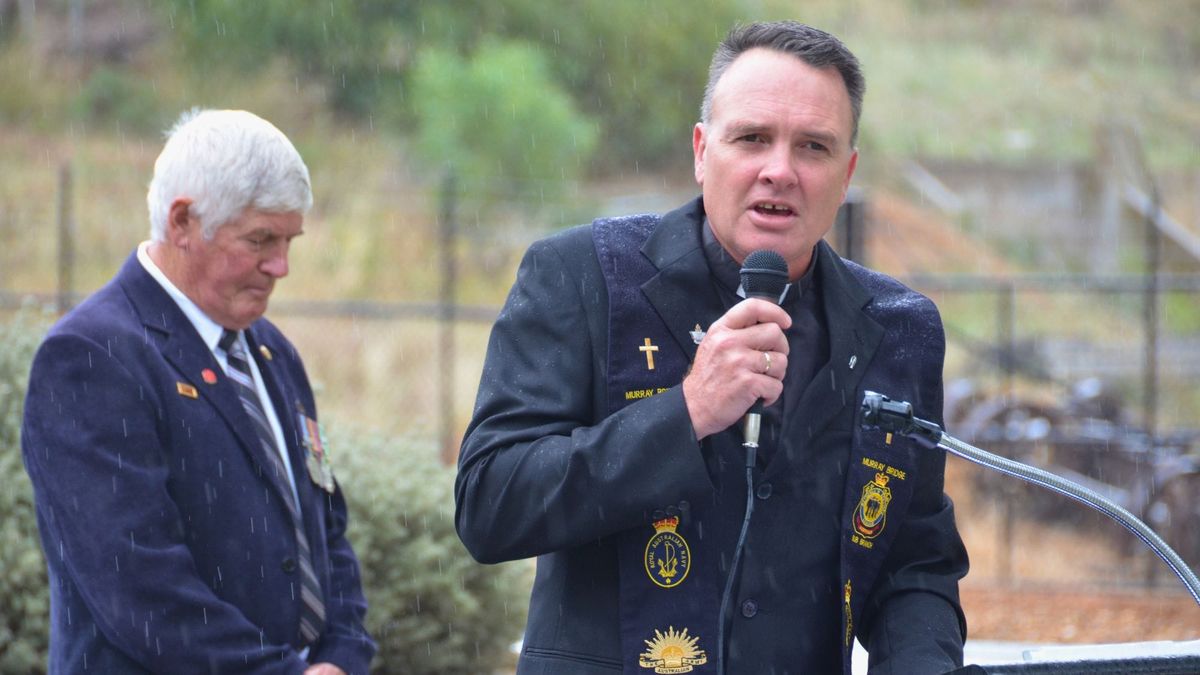 Silence falls with the rain as Murray Bridge pauses to remember