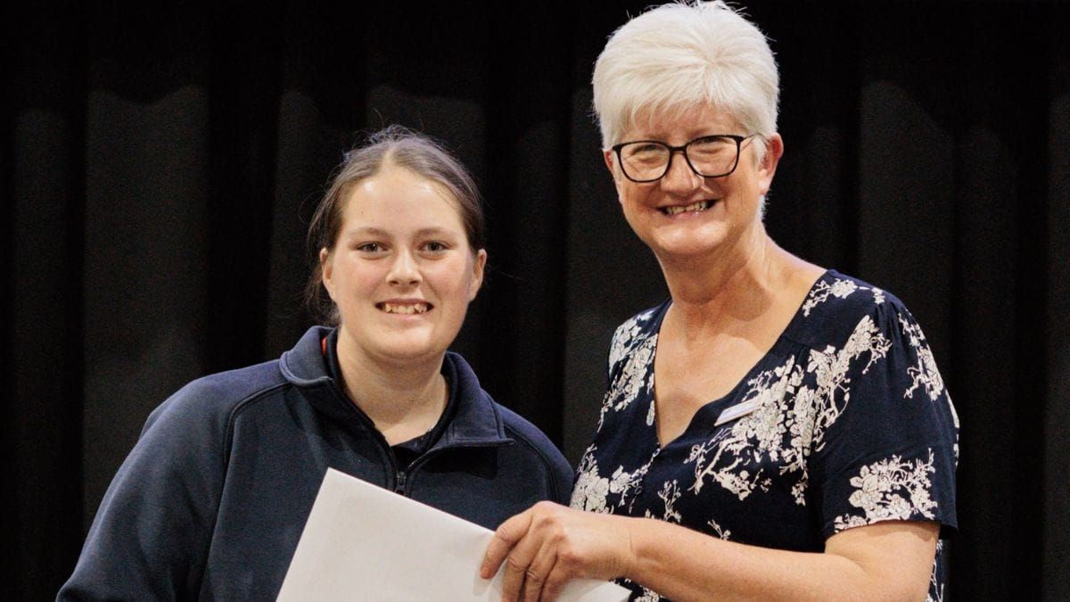 High school student's phone case project wins innovation award