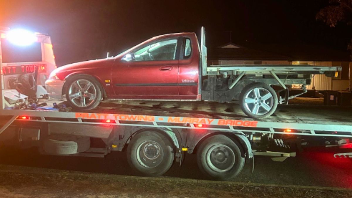 Learner driver leaves skid marks outside Murray Bridge pub