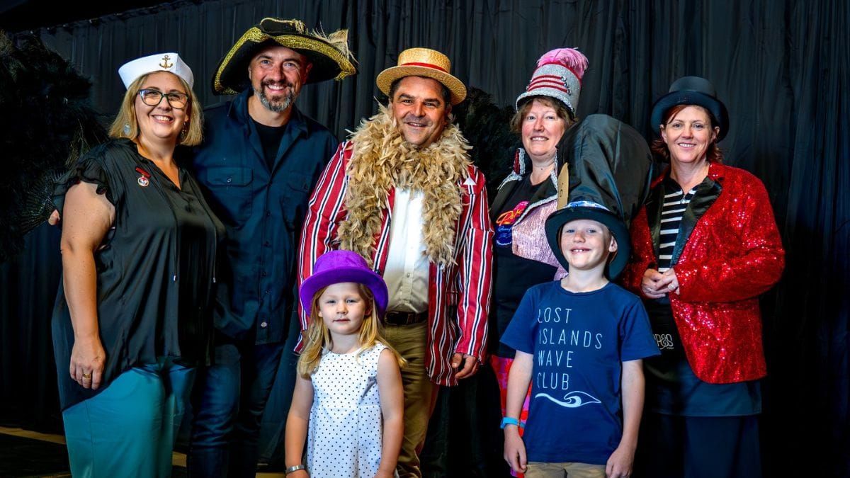 Liberal MP Tony Pasin pledges 400k to Players and Singers