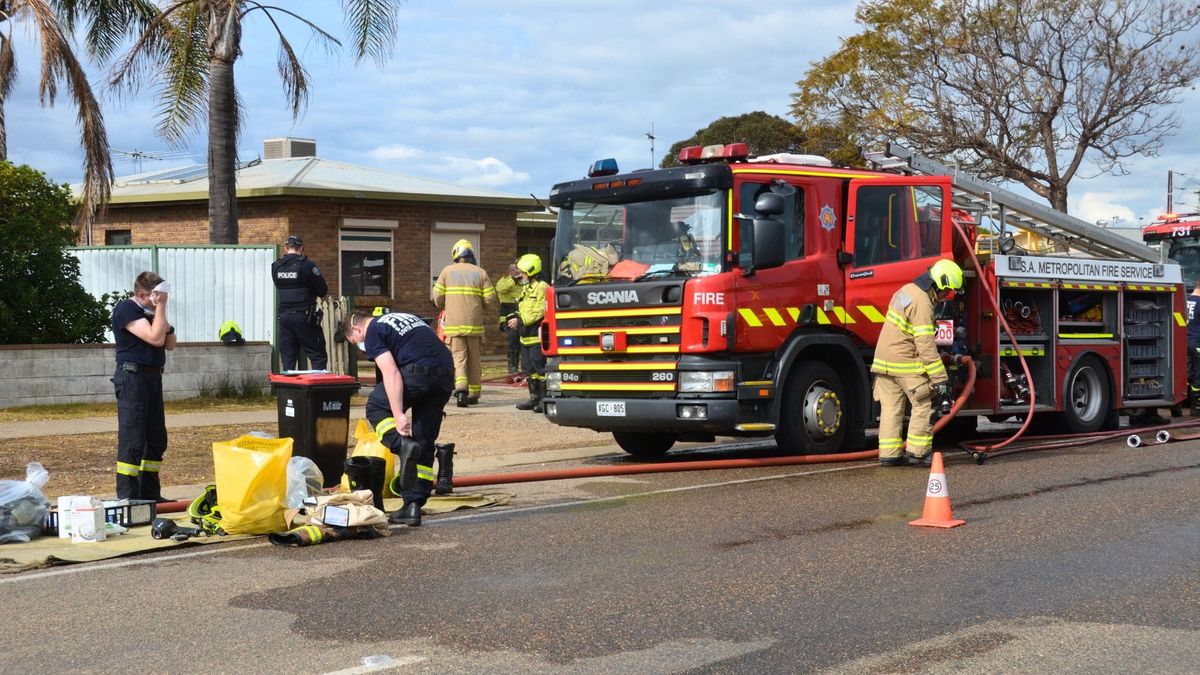 Fire destroys shed on Hill Street