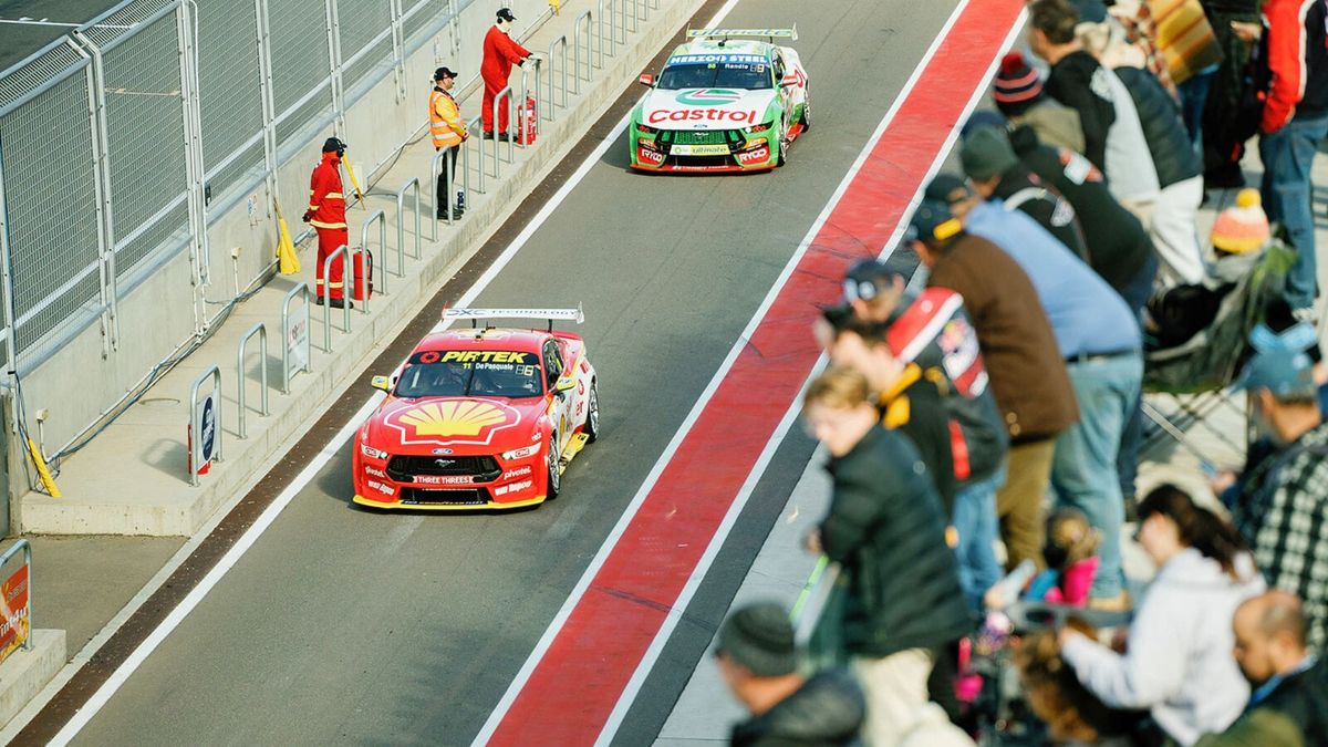 Supercars fans get set for endurance racing at the Airtouch 500