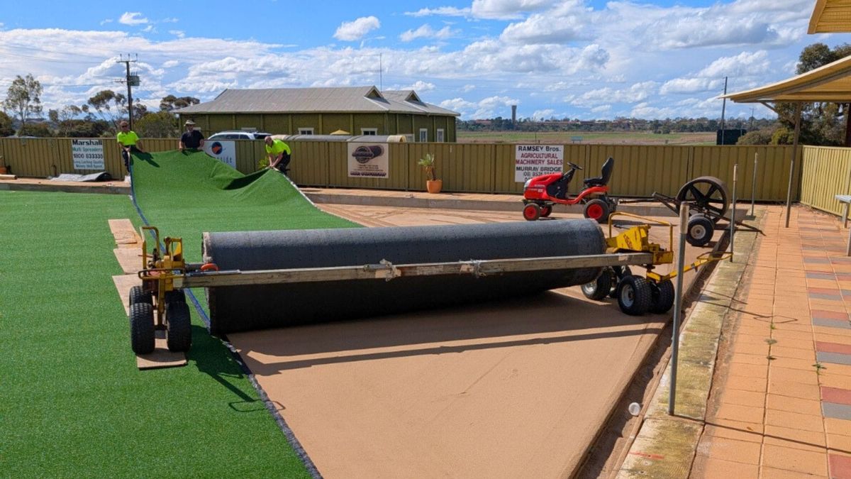 Jervois Bowling Club gets a new green
