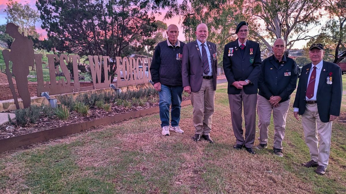 Nashos honoured at Murray Bridge Anzac Day service