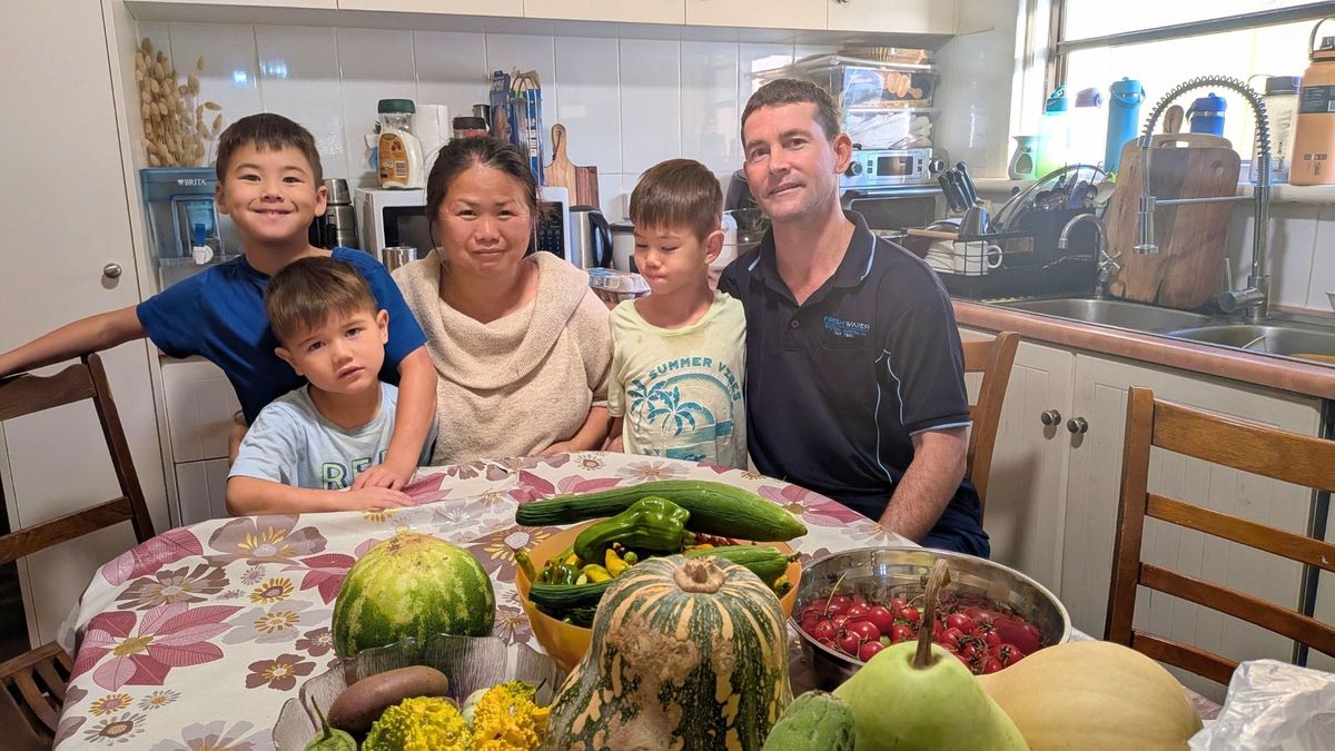 Murray Bridge mum given permanent residency after visa dispute
