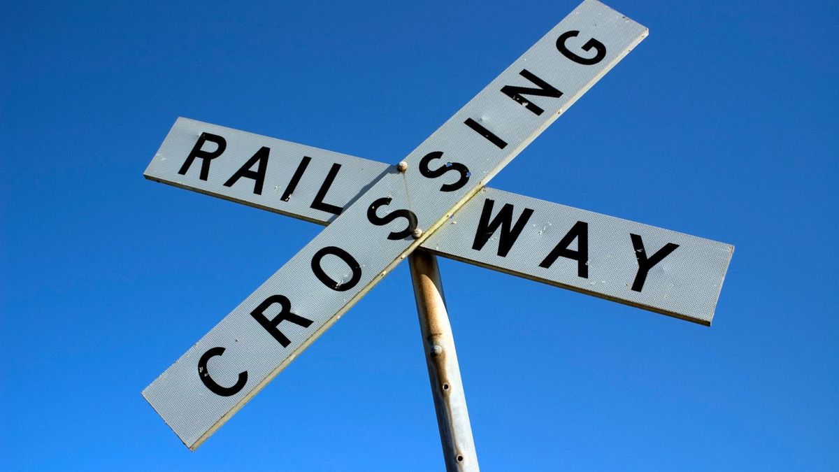 Copper thieves damage railway crossing near Tailem Bend