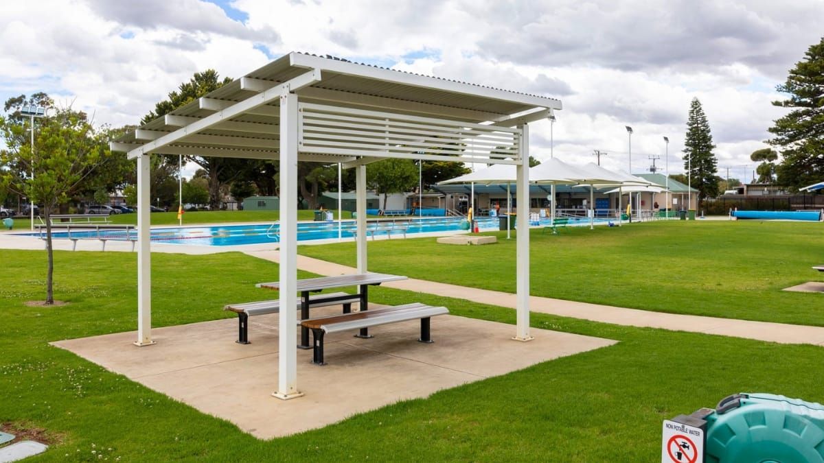 Murray Bridge swimming season will open on October 31