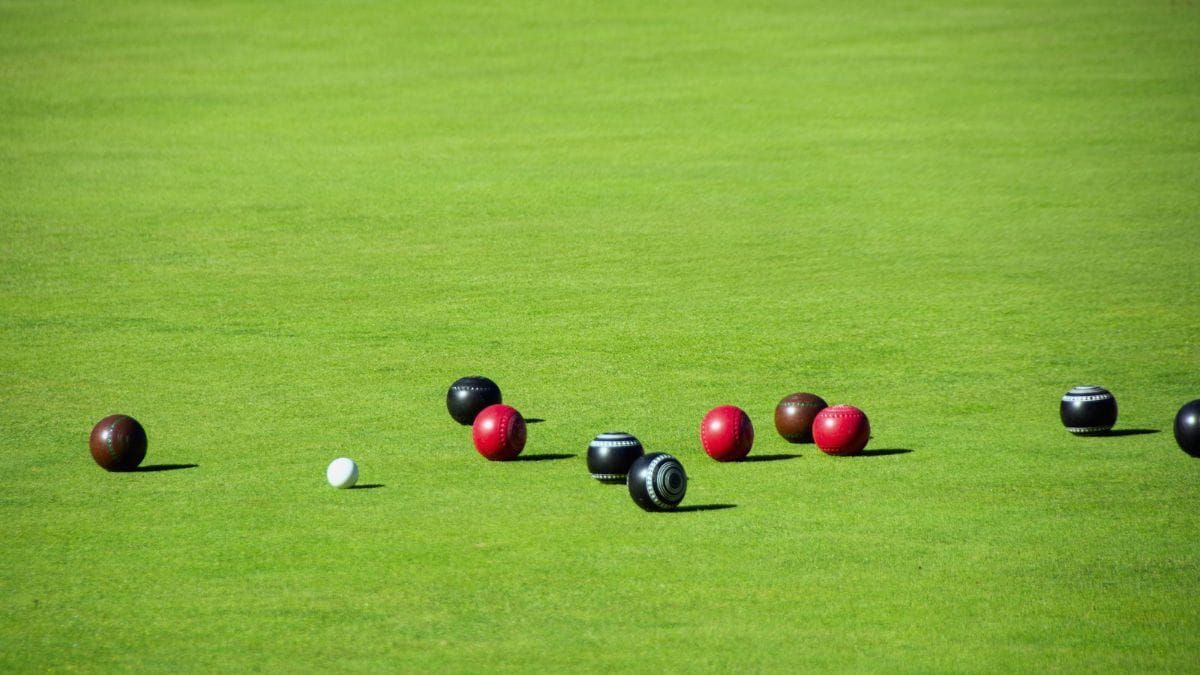 Jervois wins at Mannum as division one lawn bowlers dodge the rain