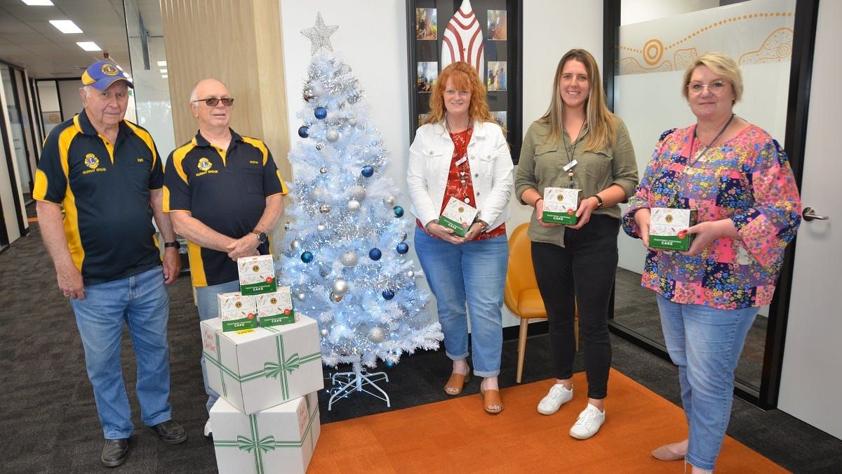 Murray Bridge Lions spread Christmas cheer – in cake form