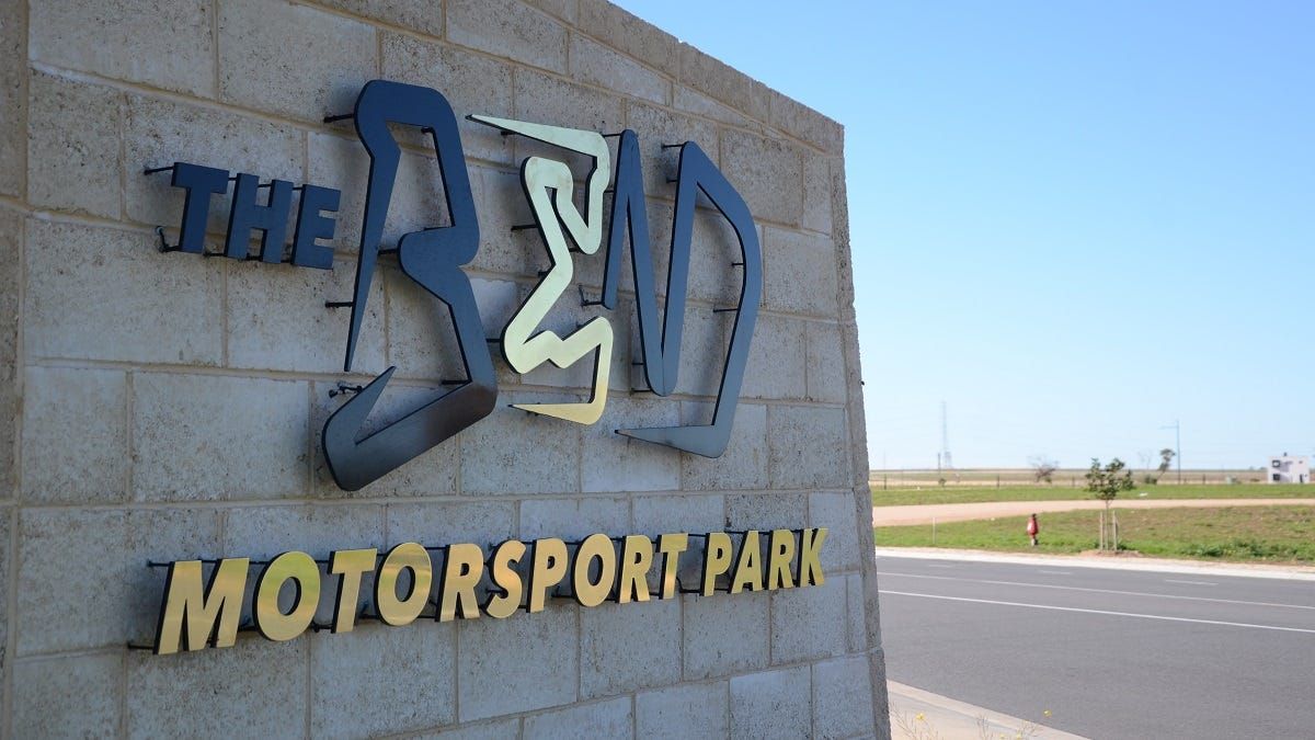 SA Health warnes of possible COVID-19 exposure at The Bend OTR