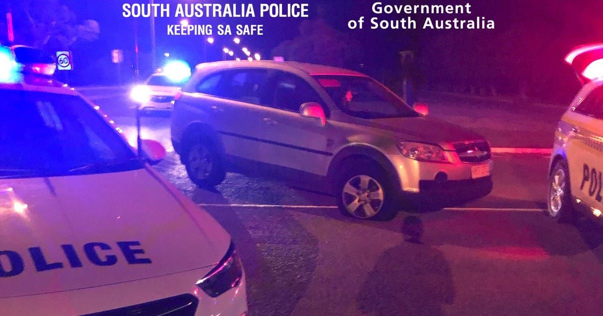Drivers who breached Victorian border arrested at Tailem Bend