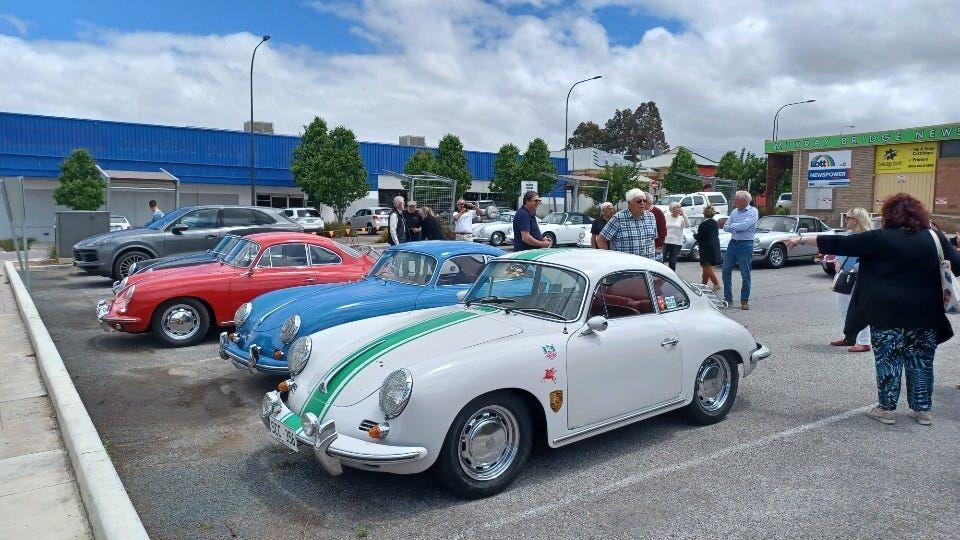 Porsches parade through the Murraylands 