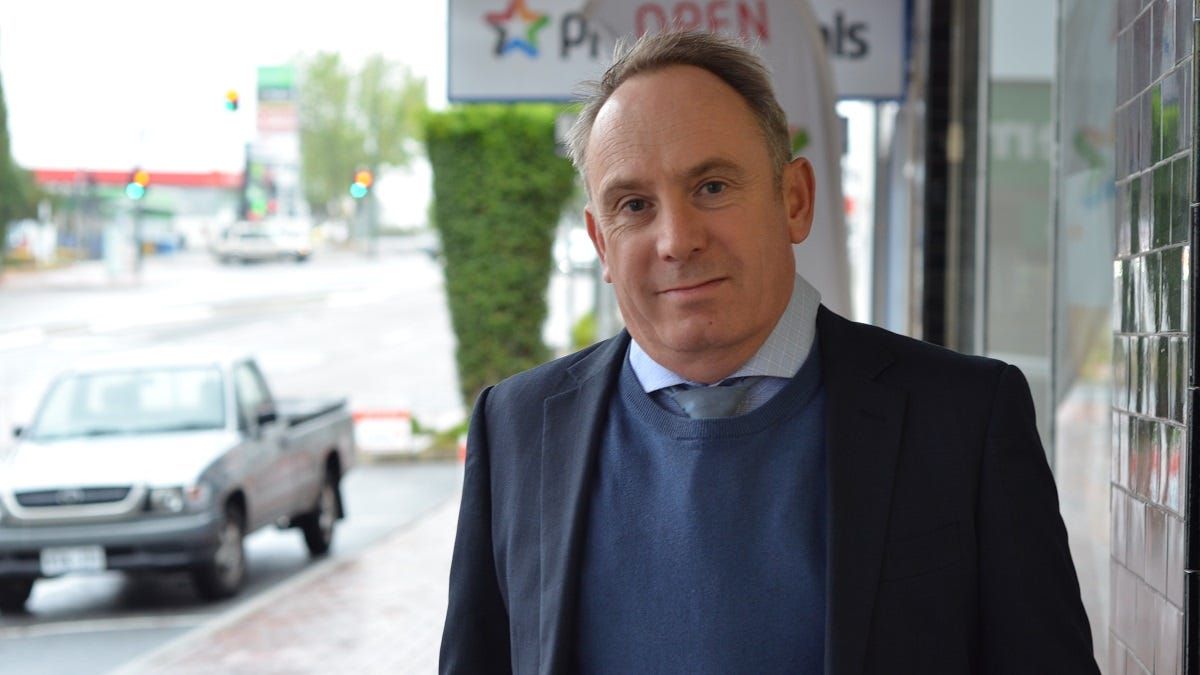 Forget the ‘rife with meth’ headlines – Murray Bridge is a good place, lawyer says