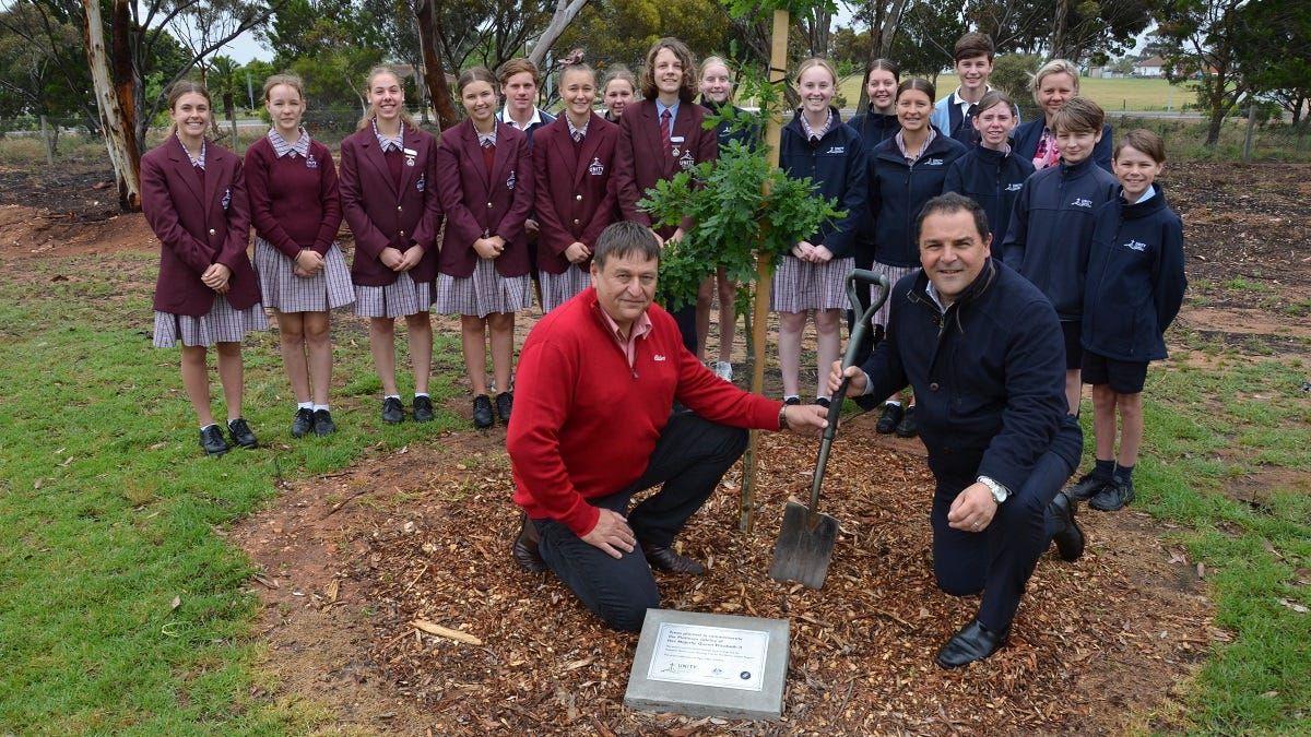Queen Elizabeth II commemorated with tree planting at Unity College