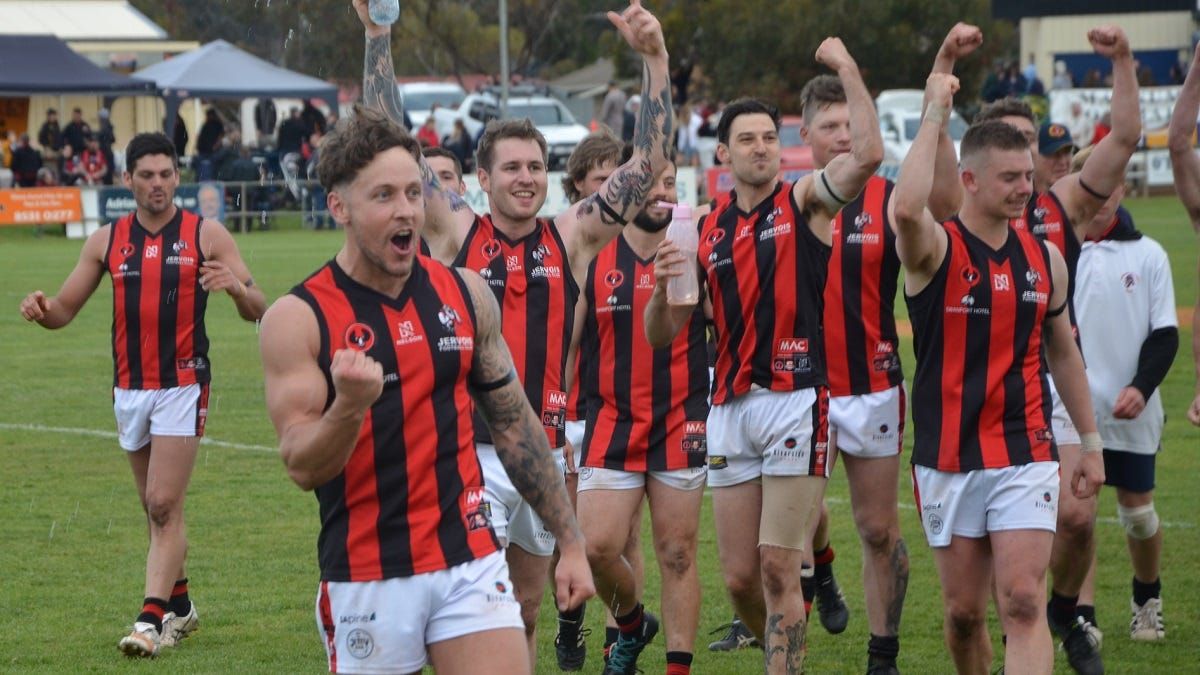 Boots and All: Jervois start back-to-back favourites