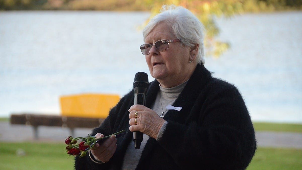 Call out disrespect to prevent domestic violence, advocate says at Murray Bridge vigil