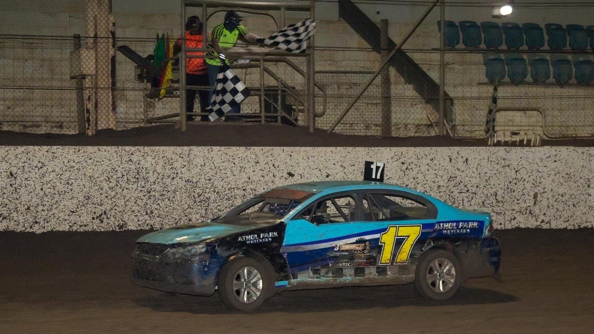 Sports Reports: Carey Weston wins street stocks feature at Murray Bridge Speedway