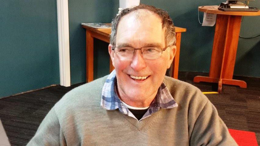 Sports reports: Dean Wright gets back on his golf game