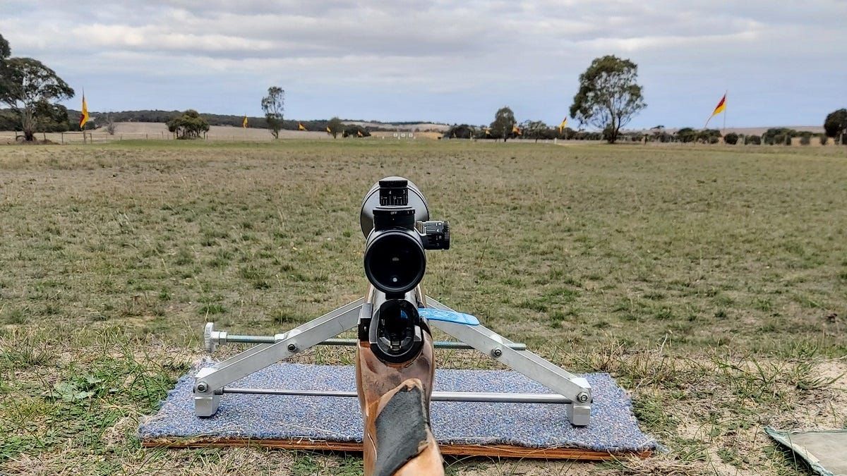 Sports reports: Seventeen shoot at 400 metres