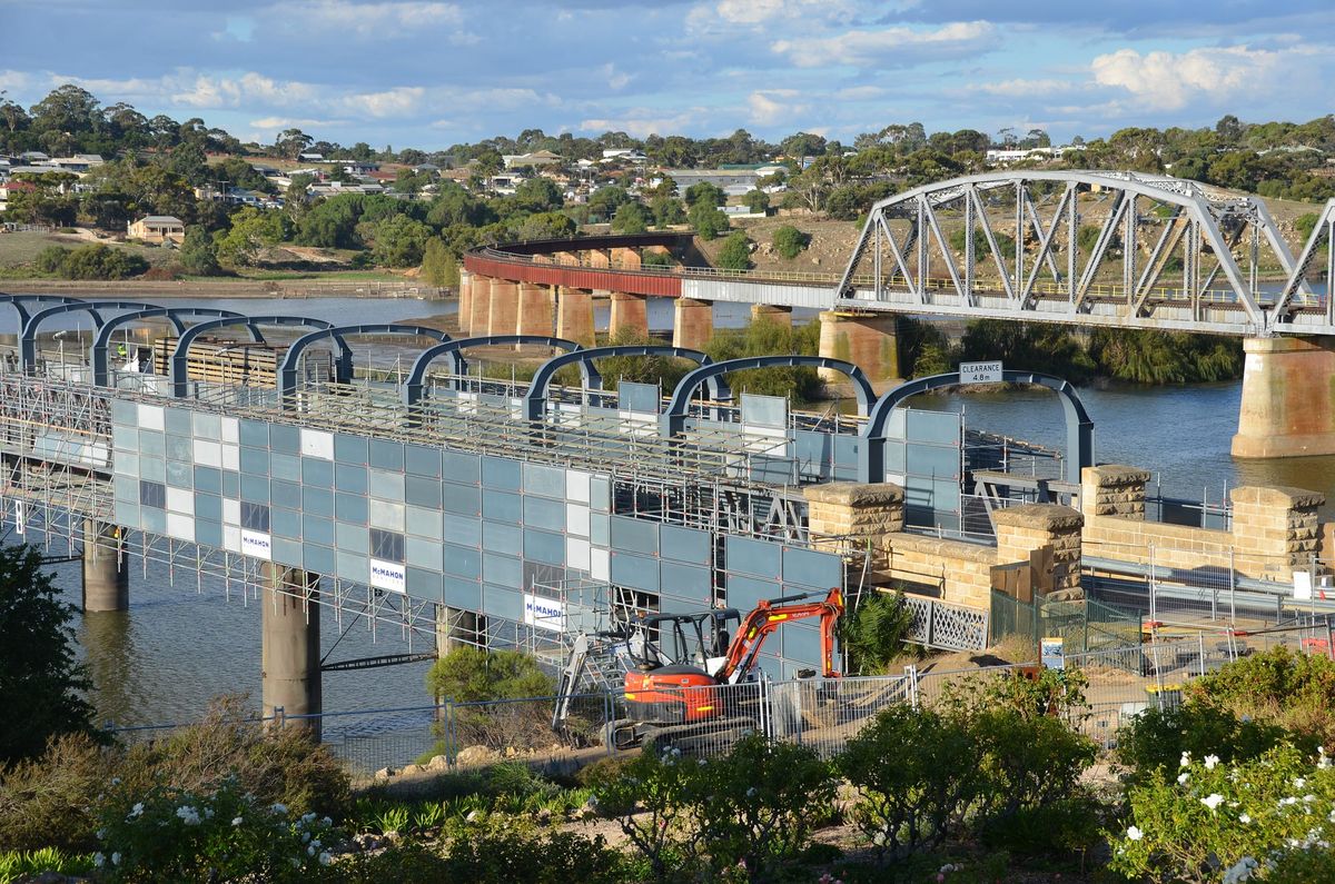 Old Murray Bridge upgrades 70% complete