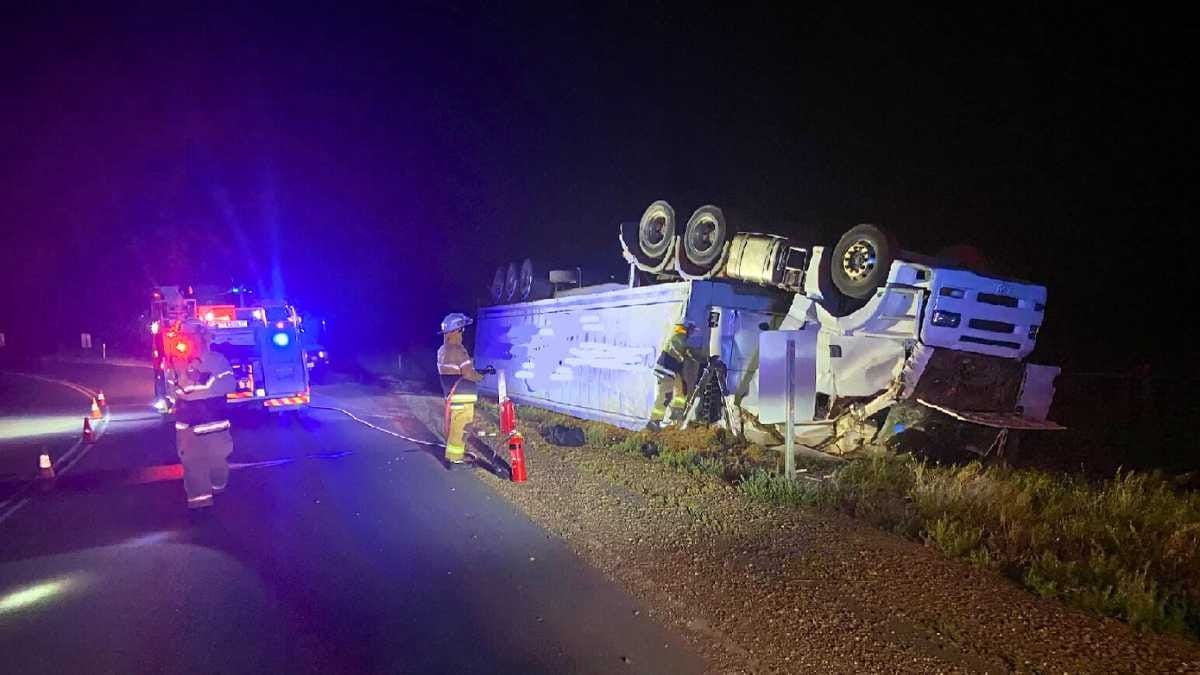 Two men escape truck rollover south of Murray Bridge
