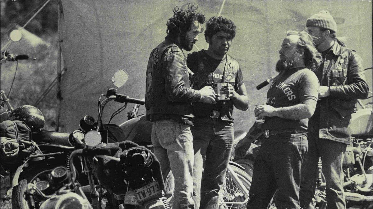 Showdown on Bridge Street: Retired policeman recalls bikie stand-off in Murray Bridge