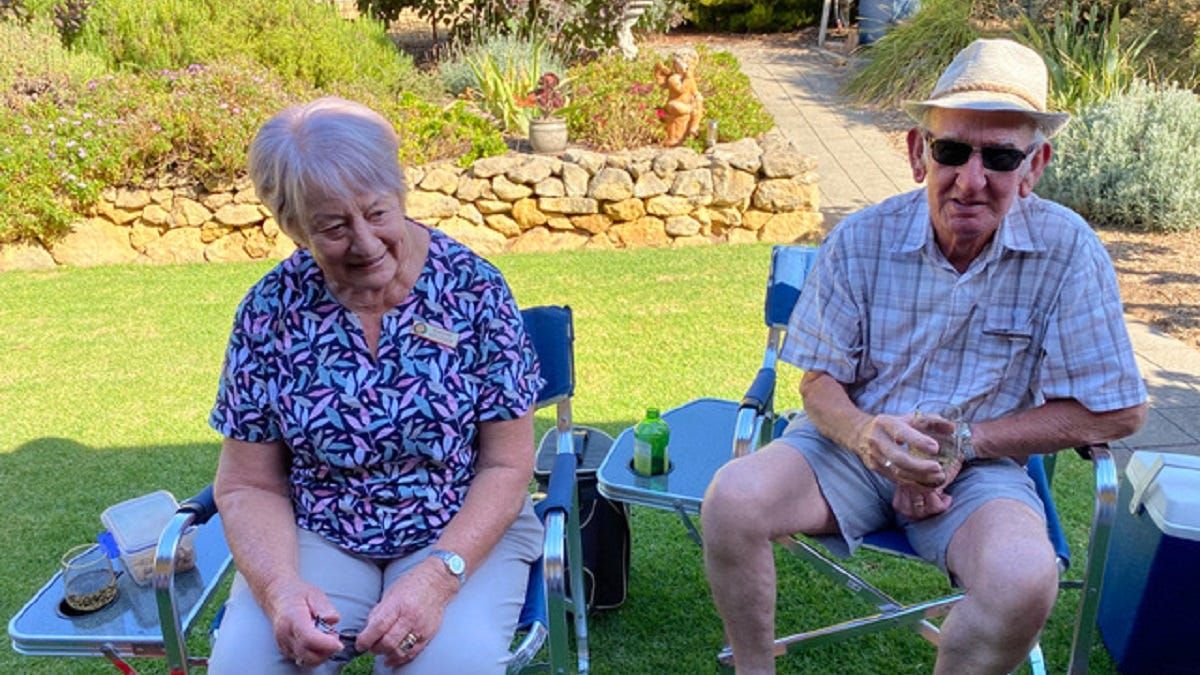 Auto Collectors Club celebrates first pizza night since 2021