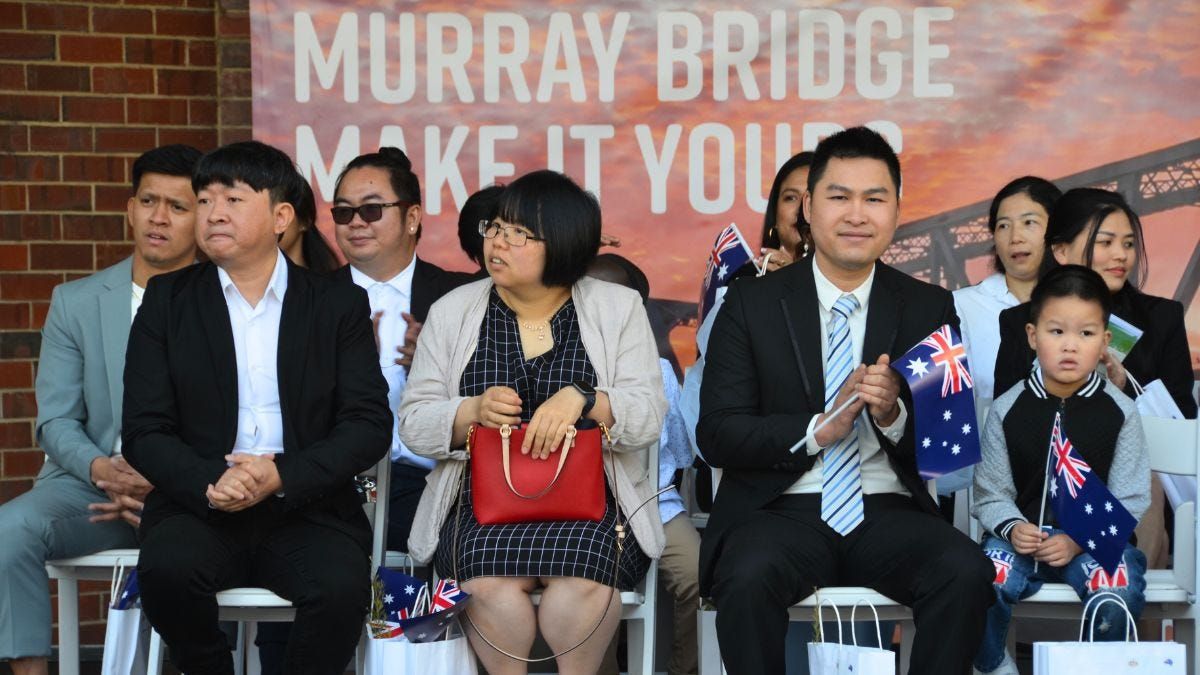 Twenty new Australian citizens welcomed to Murray Bridge, and one to the Coorong