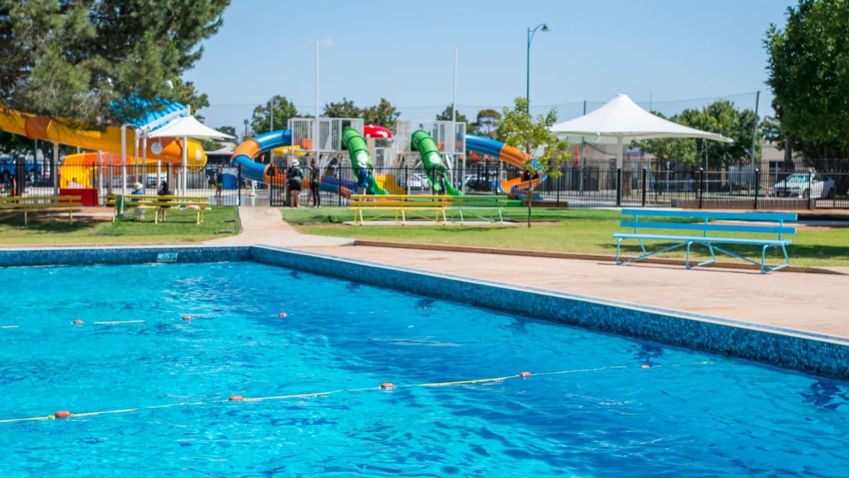 Murray Bridge swimming pool will open this weekend