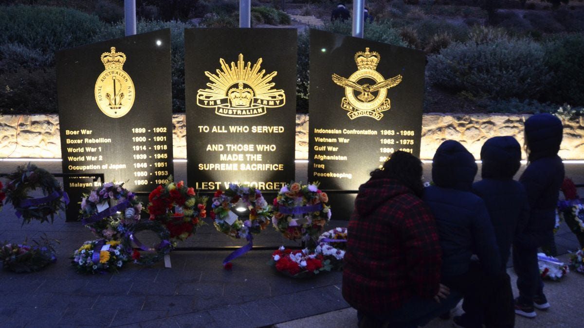 Anzac Day 2024: Huge crowd attends dawn service in Murray Bridge