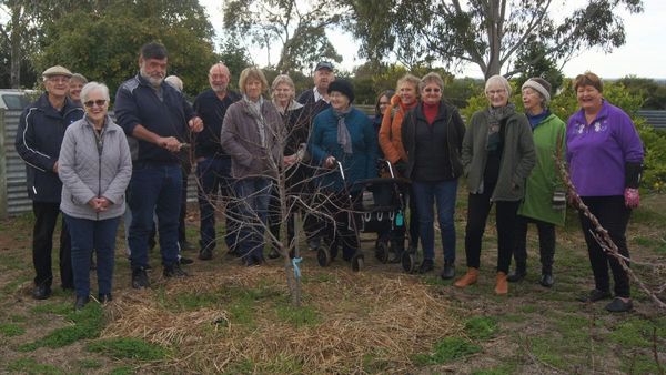 Social garden group gets a visitor from St John Ambulance