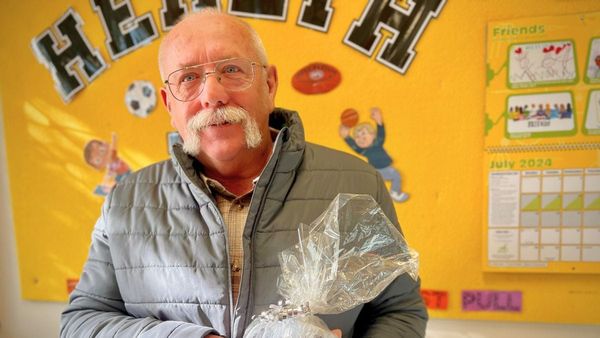 Legendary Tailem Bend postie Alan Burt shares his tale