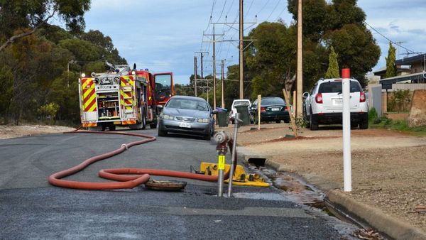Shed fire extinguished on Albert Terrace, Murray Bridge