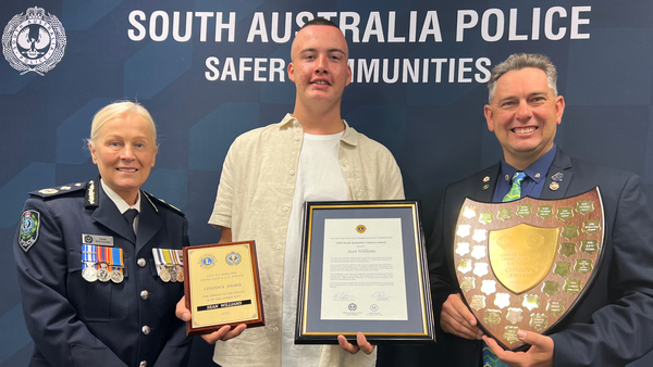 Tailem Bend teen wins bravery award