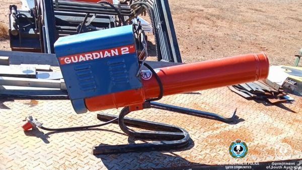 Bird scarer stolen at Tailem Bend