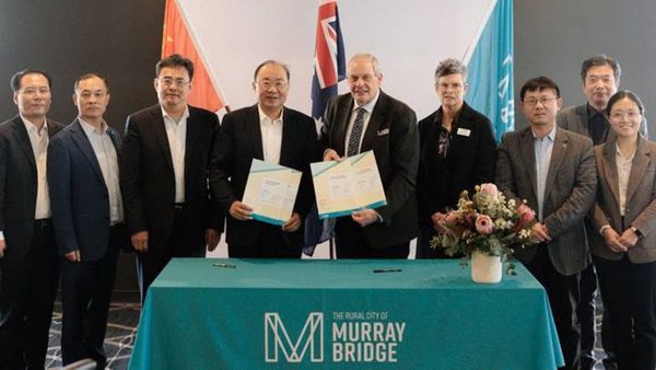 Murray Bridge gets visit from Chinese representatives