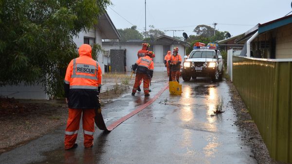 Rainstorm in Murray Bridge prompts almost 60 calls to State Emergency Service