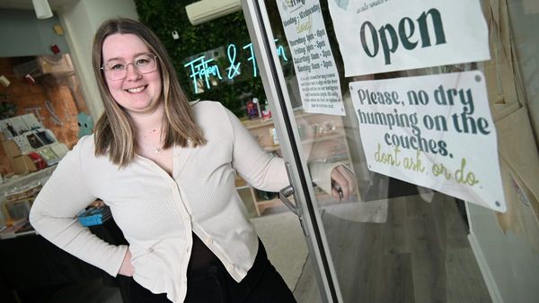 ‘No dry humping’: Murray Bridge business owner’s warning sign raises eyebrows
