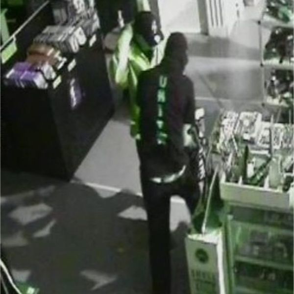 Jewellery thieves captured on CCTV during Murray Bridge robbery