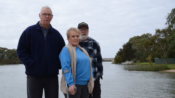 Locals rally to oppose Wildens Way sale