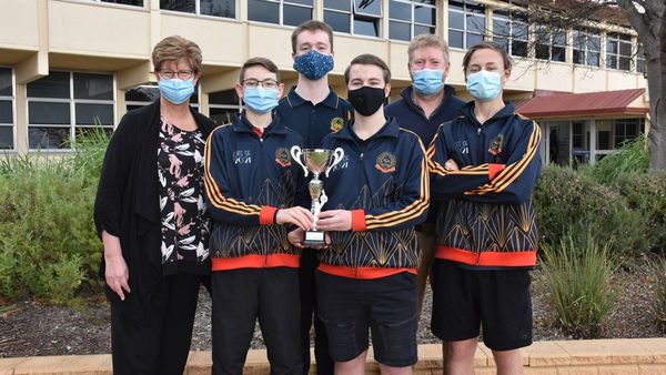 Video games as school sport? Murray Bridge teens take online learning to a new level