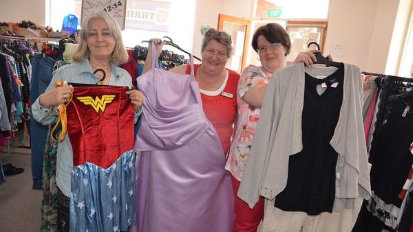 Thrift shop fashion looks good – and does good, too