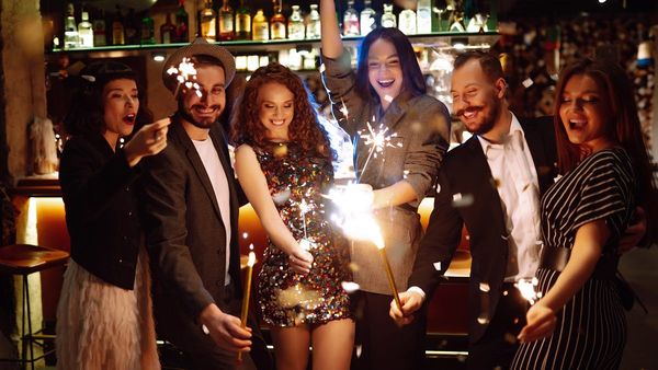 Celebrate New Year’s Eve with gin and jazz at the Bridgeport Hotel