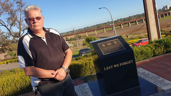 Anzac Day 2020: Murray Bridge service closed to public, live streamed on Facebook