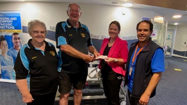 Murray Bridge City Lions give $2000 to Soldiers Memorial Hospital