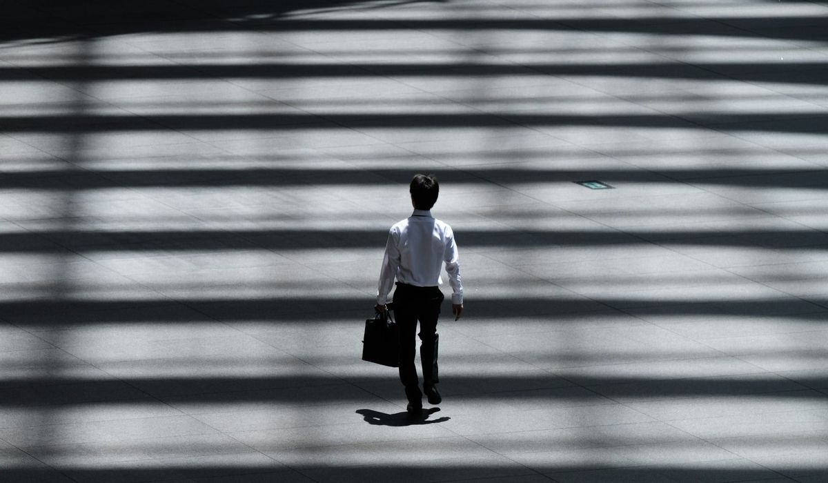 Capital Advisory vs Loan Broker: Understanding the Key Differences for Your Business Financing Needs