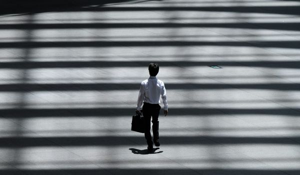 Capital Advisory vs Loan Broker: Understanding the Key Differences for Your Business Financing Needs