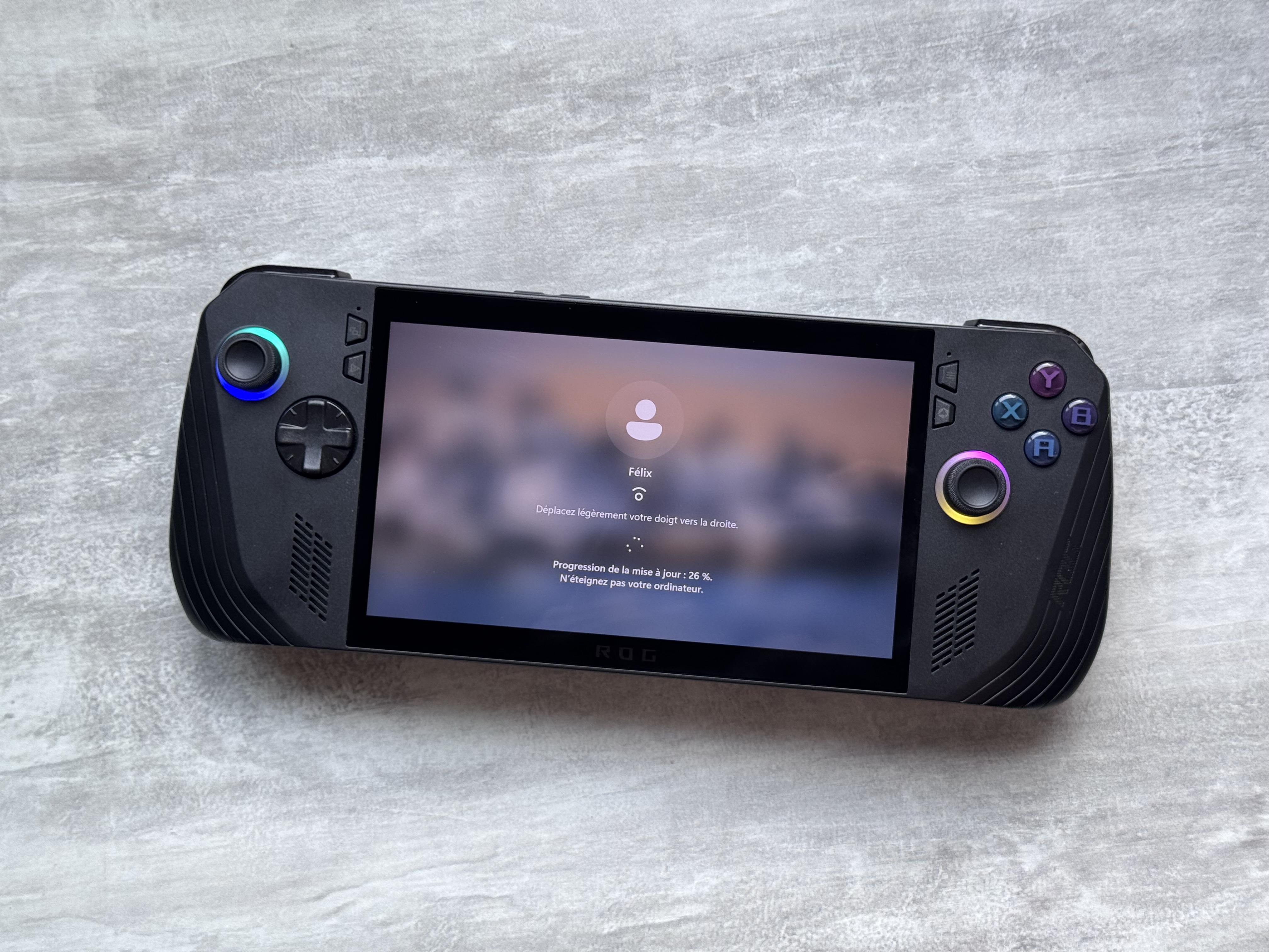 Le ROG Ally d'Asus ne risque pas de concurrence de Xbox avant un petit moment. ROG Ally